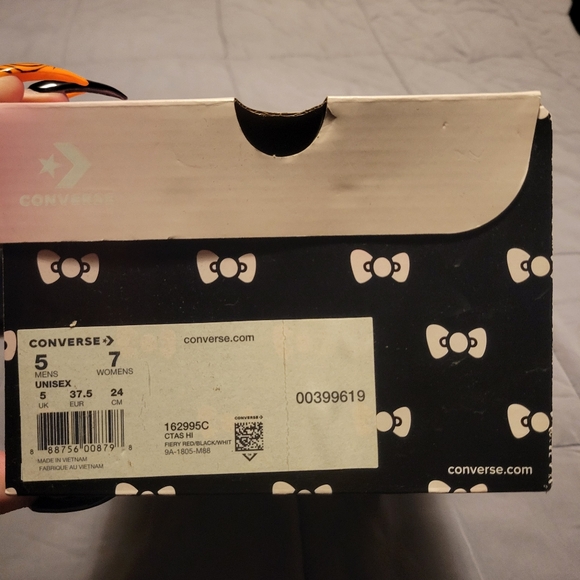 Converse Hello Kitty High Tops Sz7 RARE NEW Red - Picture 7 of 7